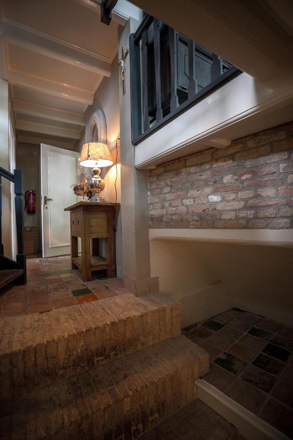 Erfgoed City House Grande Madame Agaath ลีวาร์เดิน ภายนอก รูปภาพ